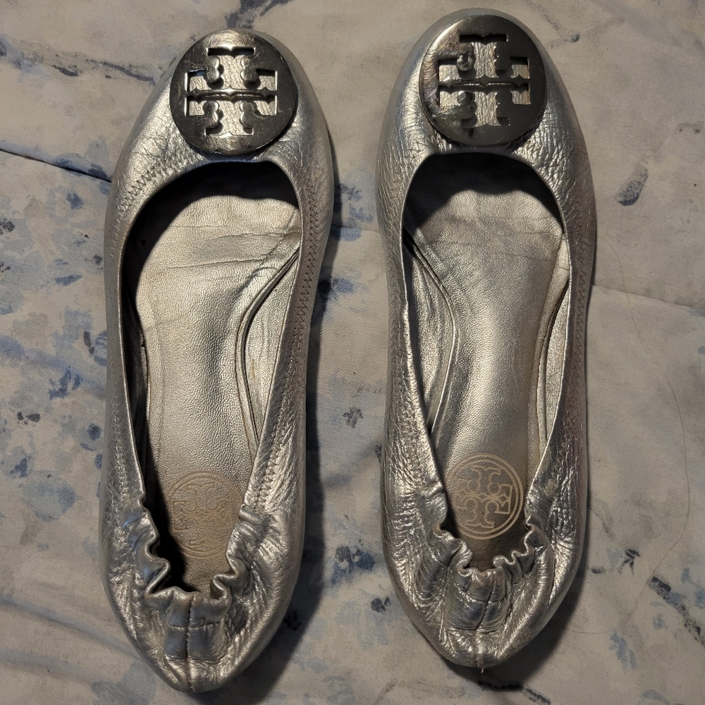 Tory Burch Silver Ballet Flats. Size 7